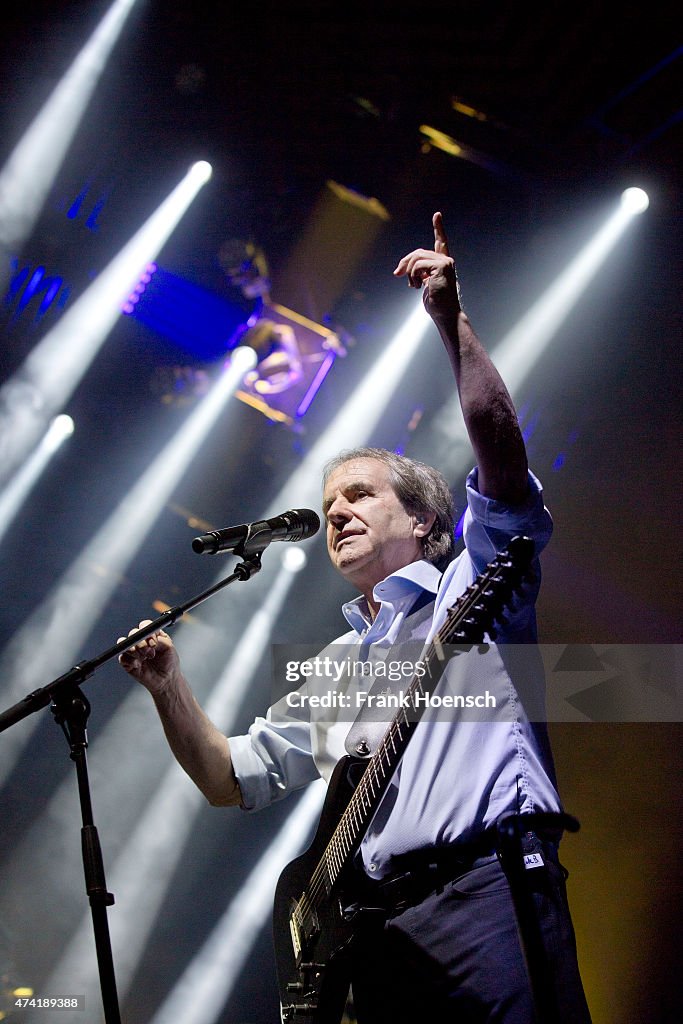 Chris de Burgh Performs In Berlin