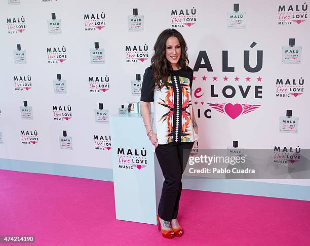 Malu Rapper Malu Presents Her New Fragrance Malu Live Photos and Premium High Res ...