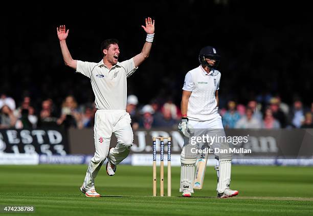 Matt Henry of New Zealand appeals for the wicket of Joe Root of England during day one of the 1st Investec Test match between England and New Zealand...