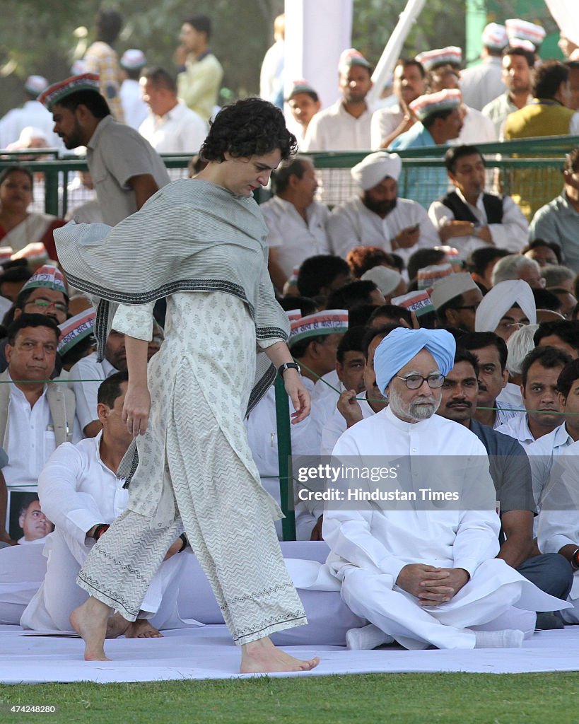 Sonia Gandhi And Rahul Gandhi Pay Tributes To Rajiv Gandhi On His Death Anniversary