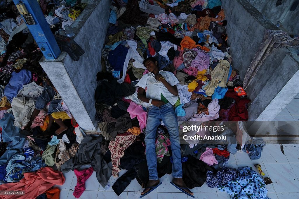 Donations of clothes for Rohingya refugees from Aceh residents