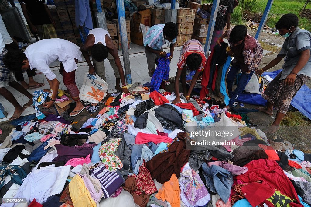 Donations of clothes for Rohingya refugees from Aceh residents