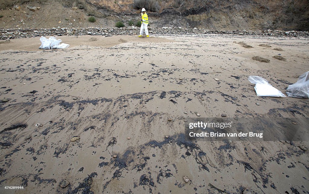 Ruptured Pipeline Spills Oil Along Santa Barbara Coast