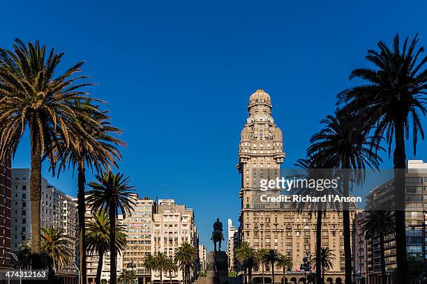 salvo palace on plaza independencia - uruguay stock pictures, royalty-free photos & images