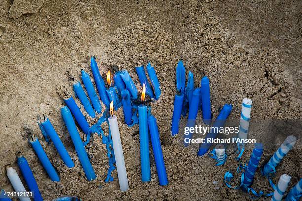 candles on beach honouring yemanja, sea goddess - iemanja imagens e fotografias de stock