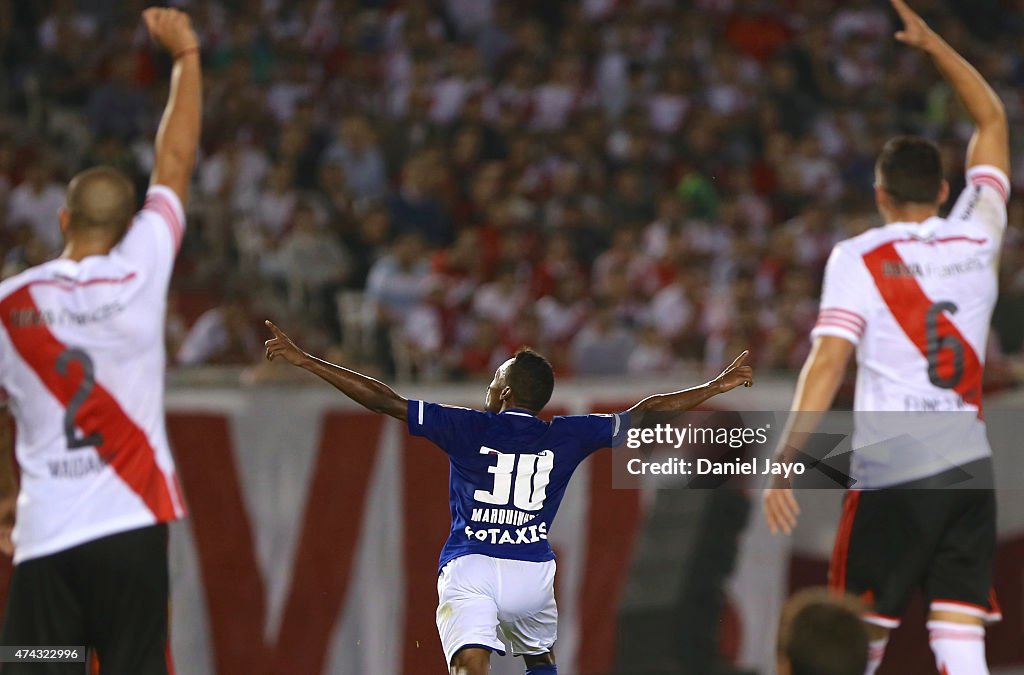 River Plate v Cruzeiro - Copa Bridgestone Libertadores 2015