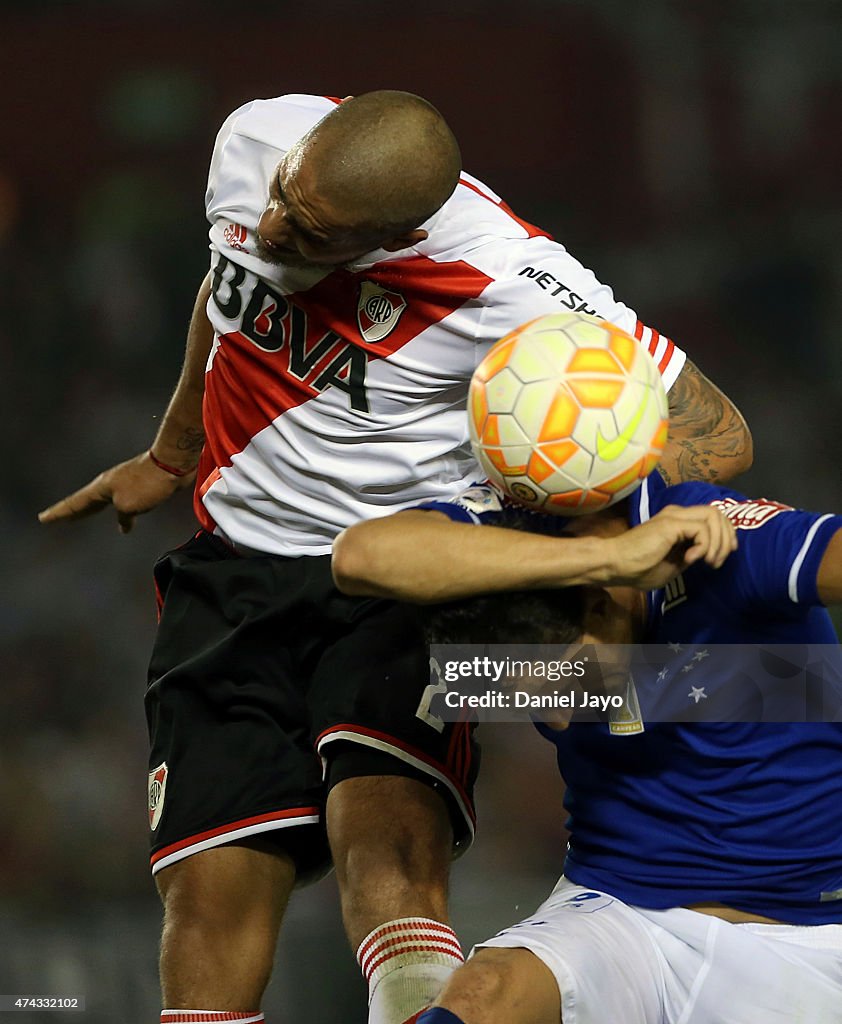 River Plate v Cruzeiro - Copa Bridgestone Libertadores 2015