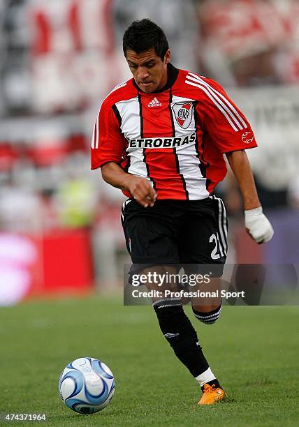 Alexis Sanchez of River Plate in action during the Primera Division closing season match between River Plate and Gimnasia de Jujuy at the Estadio...