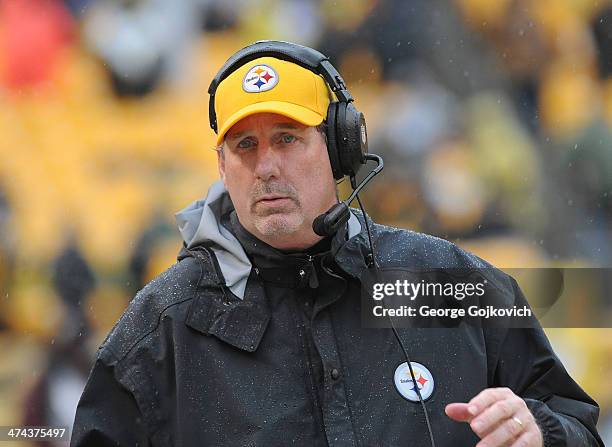 Linebackers coach Keith Butler of the Pittsburgh Steelers looks on from the sideline during a game against the Cleveland Browns at Heinz Field on...