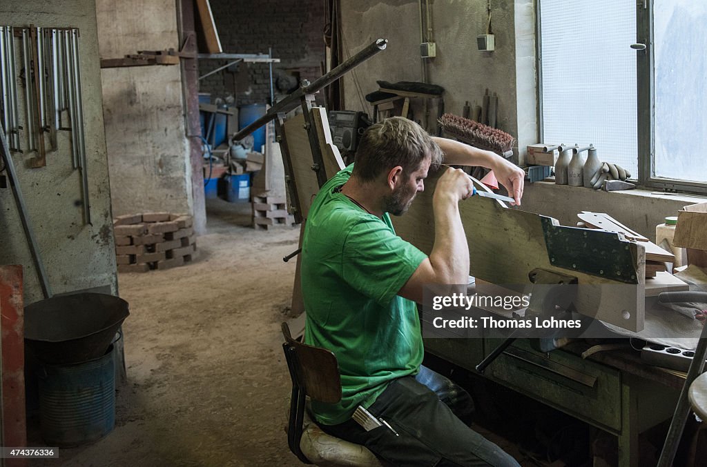 Historic Rincker Foundry Casts Bells For Hamburg St. Michaelis Church