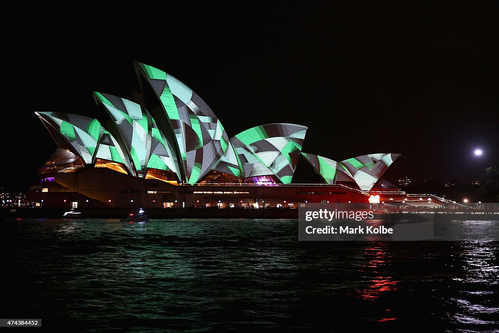 Sydneysiders Gather For Annual Light Festival