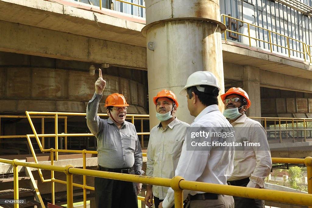 Delhi Deputy Chief Minister Manish Sisodia Inspects Timarpur Okhla Waste Management Company Plant