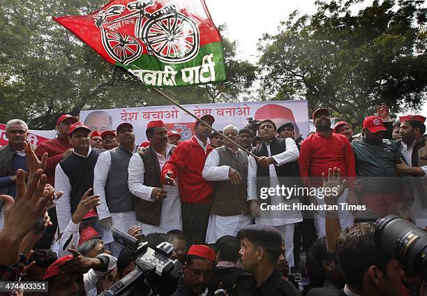 Chief Minister of Uttar Pradesh Akhilesh Yadav flags off the Samajwadi Party cycle rally from New Delhi to Lucknow to woo voters for the upcoming Lok...