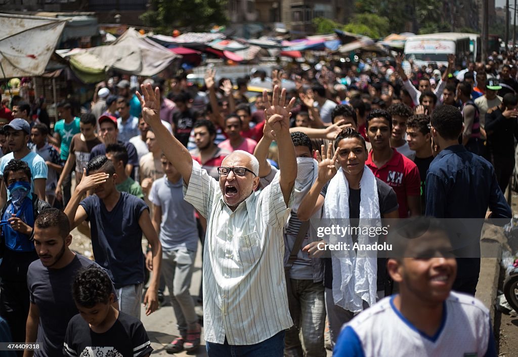 Egyptians stage demonstration in Cairo