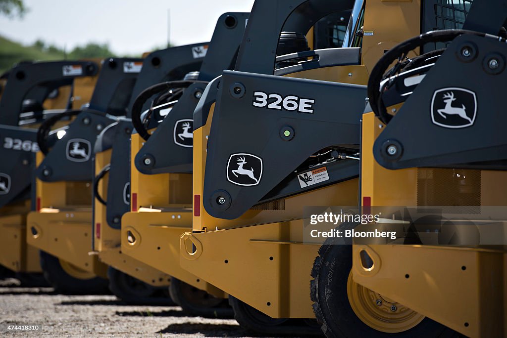 Deere Raises 2015 Profit Forecast As Construction Recovers