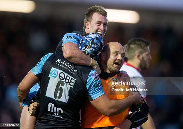 Stuart Hogg celebrates at end with his Glasgow Warriors team mates at the Pro12 Semi Final between Glasgow and Ulster at Scotstoun Stadium on May 22,...