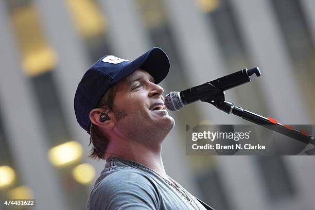 Singer/songwriter Jerrod Niemann performs on stage during the "Fox & Friends" All-American Concert Series at FOX Studios on May 22, 2015 in New York...