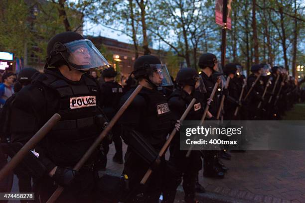 seattle police - police in riot gear stock pictures, royalty-free photos & images