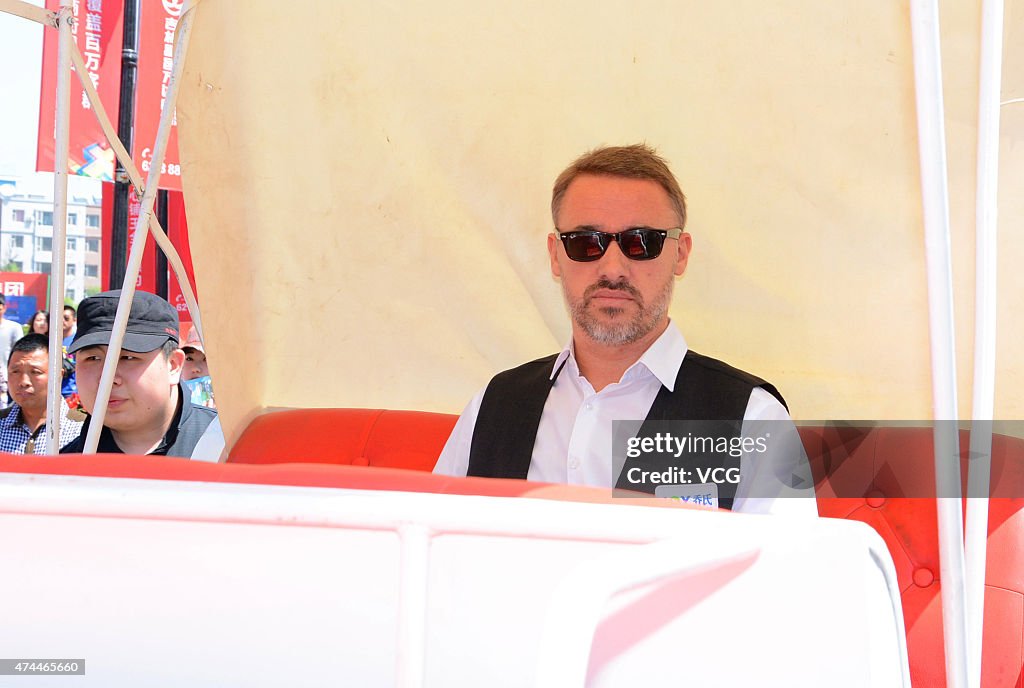 Stephen Hendry Attends Fan Meeting In Jilin