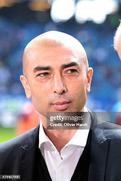 Head coach Roberto Di Matteo of Schalke looks on prior to the First Bundesliga match between Hamburger SV and FC Schalke 04 at Imtech Arena on May...