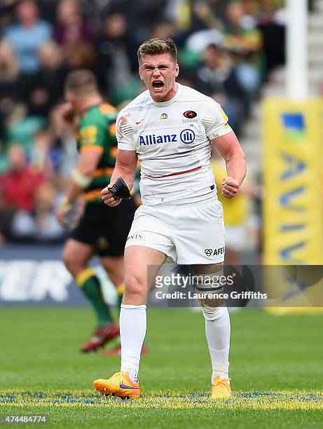 Owen Farrell of Sarasens celebreate scoring a late penalty during the Aviva Premiership Play Off Semi Final between Northampton Saints and Saracens...