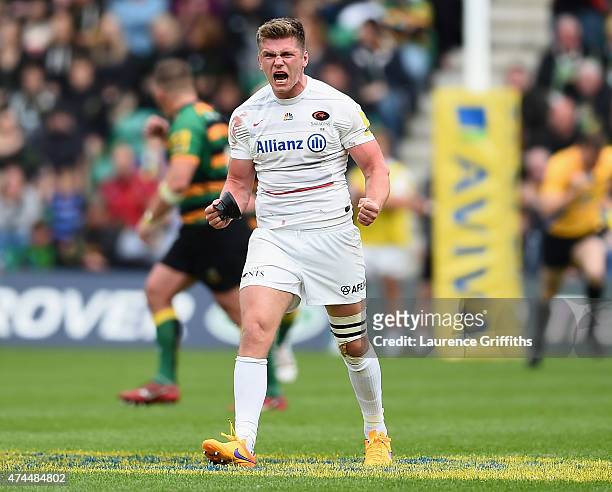 Owen Farrell of Sarasens celebreate scoring a late penalty during the Aviva Premiership Play Off Semi Final between Northampton Saints and Saracens...