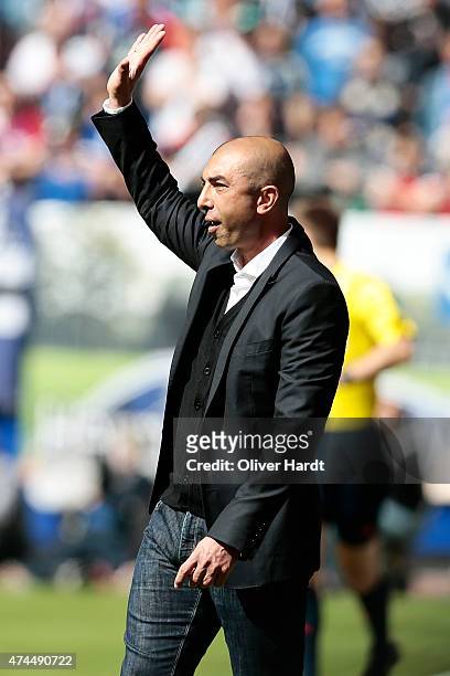 Head coach Roberto Di Matteo of Schalke gesticulated during the First Bundesliga match between Hamburger SV and FC Schalke 04 at Imtech Arena on May...