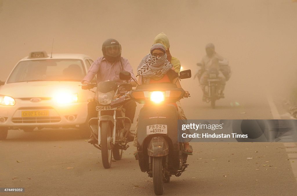 Heavy Dust Storm In Mohali