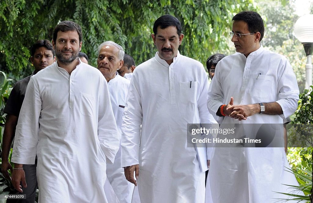 Congress Vice President Rahul Gandhi Meets Ex-Servicemen On One Rank, One Pension Issue