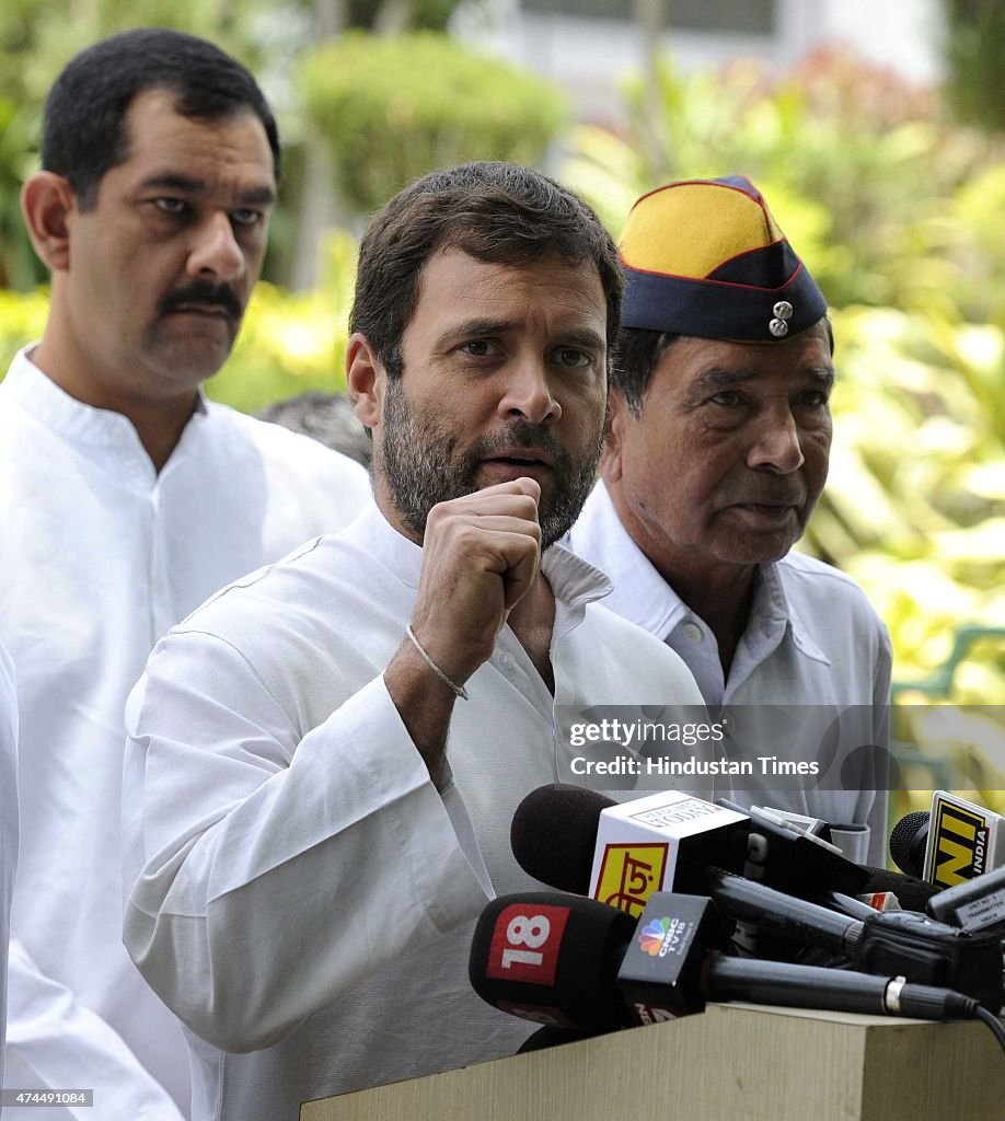 Congress Vice President Rahul Gandhi Meets Ex-Servicemen On One Rank, One Pension Issue
