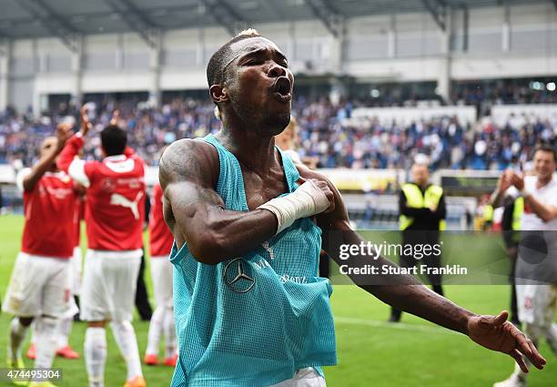 Die Geoffroy Serey of Stuttgart celebrates staying in the first Bundesliga after winning the Bundesliga match between SC Paderborn 07 and VfB...