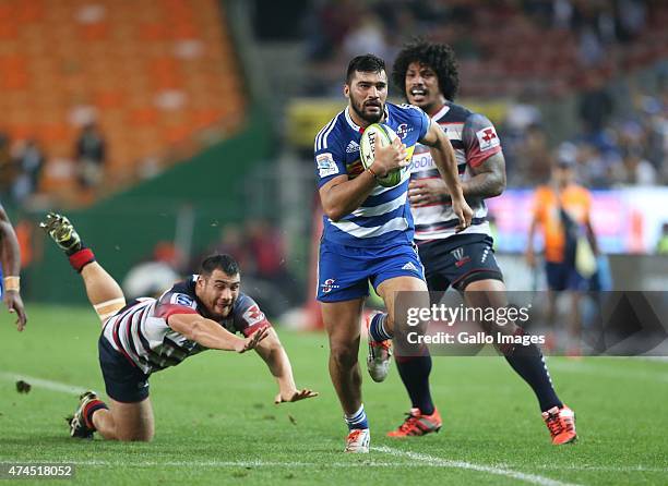 Damian de Allende of the Stormers in action during the Super Rugby match between DHL Stormers and Melbourne Rebels at DHL Newlands Stadium on May 23,...