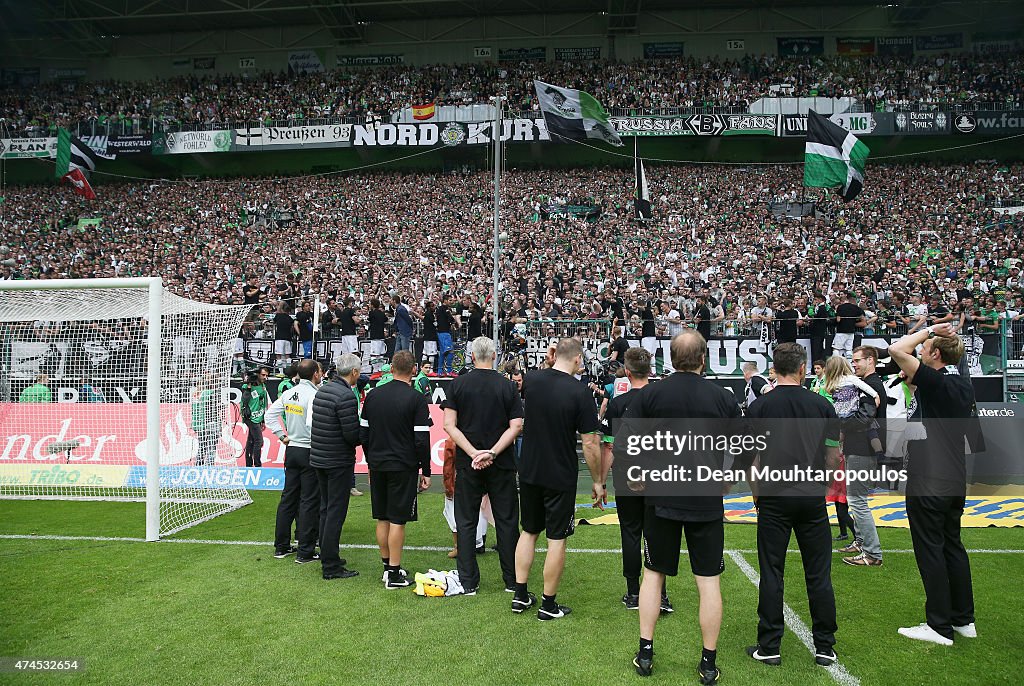 Borussia Moenchengladbach v FC Augsburg - Bundesliga