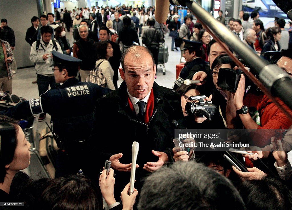 Ex-Olympus President Michael Woodford Returns To Japan