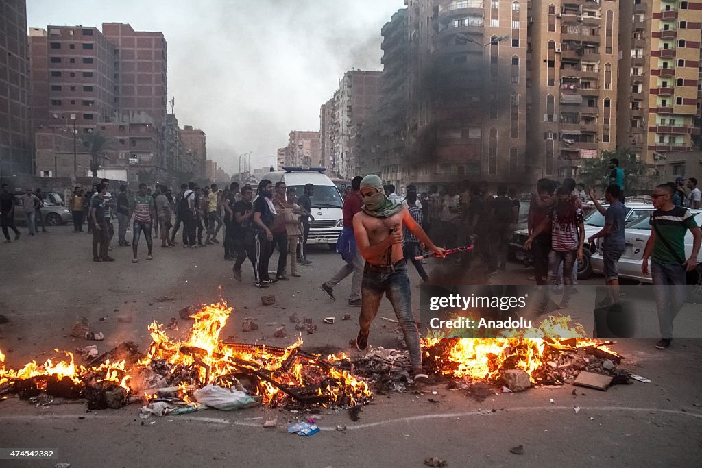 Egyptians stage demonstration in Cairo