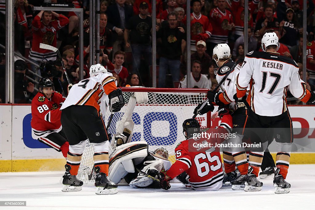 Anaheim Ducks v Chicago Blackhawks - Game Four