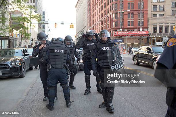 Masc Riot Barrage Police Photos and Premium High Res Pictures - Getty Images