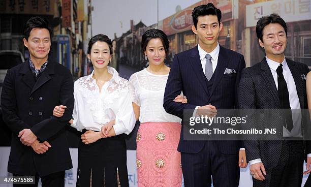 Lee Seo-Jin, Kim Ji-Ho, Kim Hee-Seon, Taec-Yeon of 2PM and Ryu Seung-Soo attend the KBS 2TV drama 'Very Good Times' press conference at Imperial...