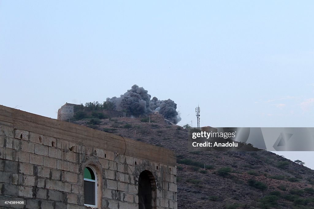 Coalition warplanes hit Houthi sites in Al Hudaydah