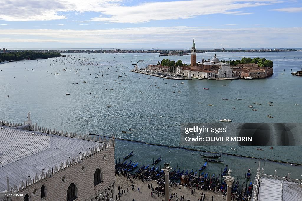 ITALY-ROWING-FEATURE-VOGALONGA-VENICE