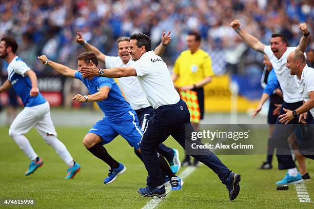 Head coach Dirk Schuster of Darmstadt celebrates after the Second Bundesliga match between SV Darmstadt 98 and FC St. Pauli at Stadion am...