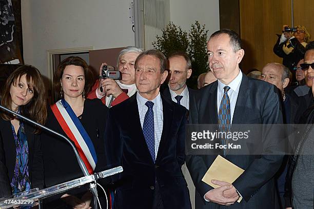 Pauline Veron, Bertrand Delanoe, Henri Leproux son of Golf Douot Foundator Robin Leproux and guests attend the Unveiling of The Plaque 'Golf Drouot'...