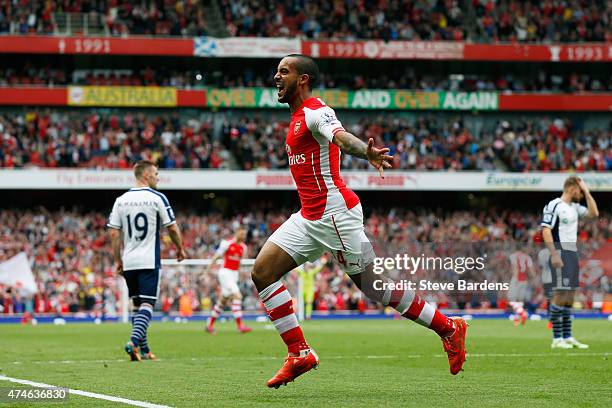 Arsenal O2 Walcott Walcott Photos and Premium High Res Pictures - Getty Images