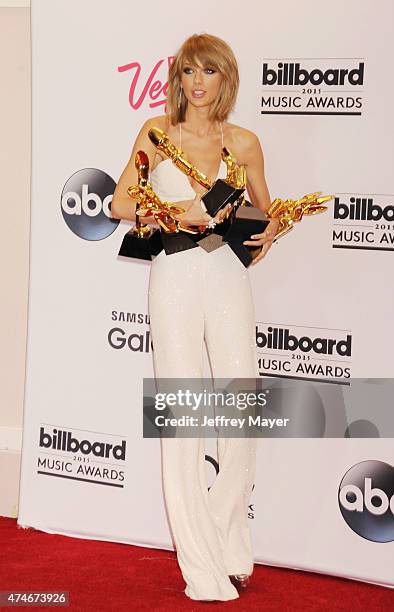 Recording artist Taylor Swift winner of Top Artist, Top Female Artist, Top Billboard 200 Artist, Top Billboard 200 Album for '1989,' Top Hot 100...