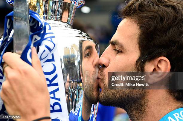 Cesc Fabregas of Chelsea kisses the trophy in celebration after the Barclays Premier League match between Chelsea and Sunderland at Stamford Bridge...