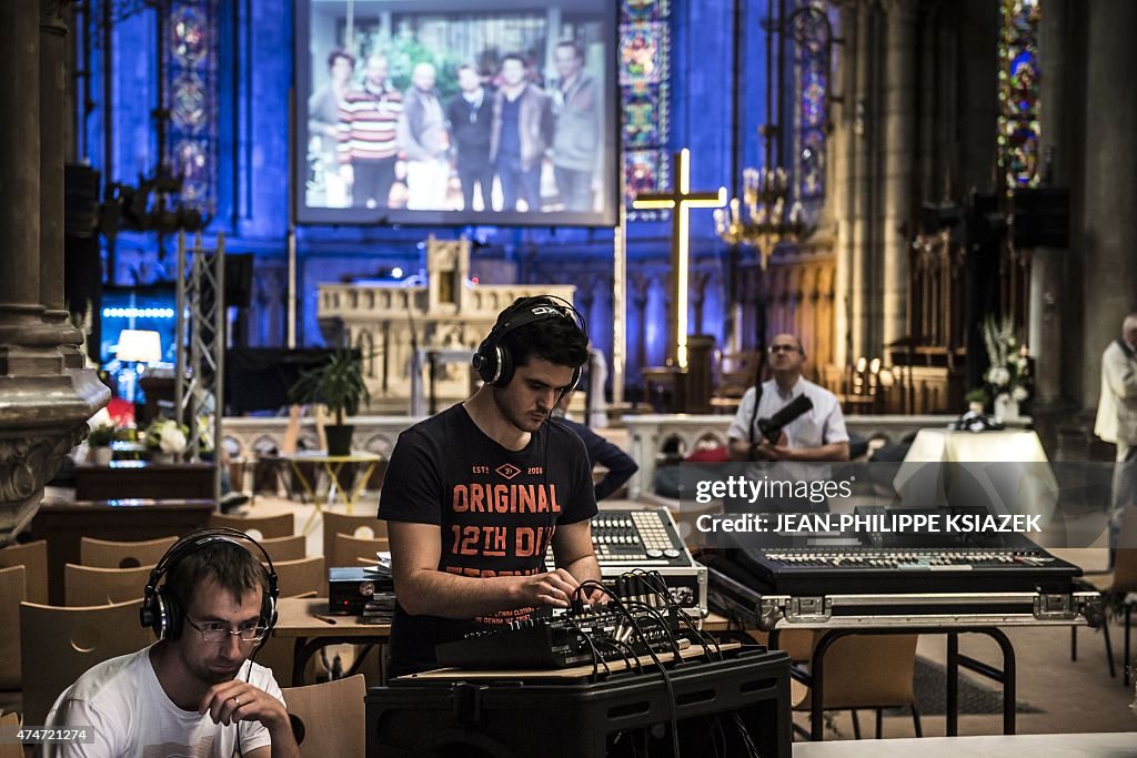 FRANCE-RELIGION-INFORMATICS-INTERNET-CHURCH