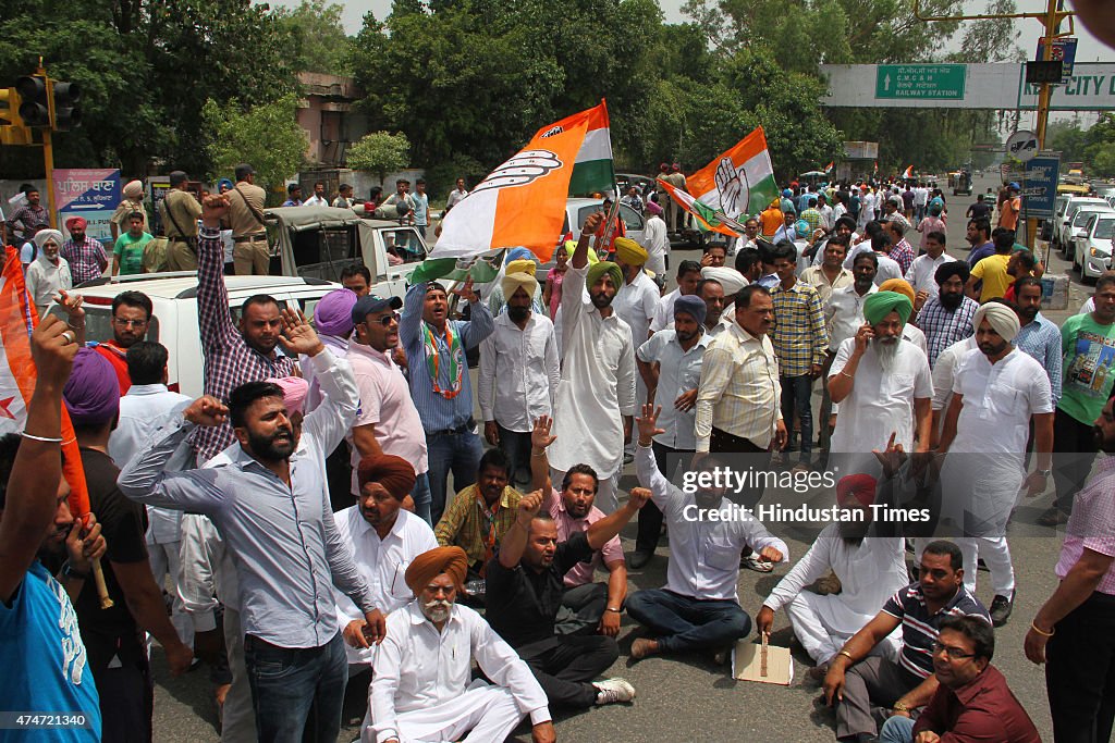 Congress Workers Protest Against 'Anti-People' Policies In Ludhiana