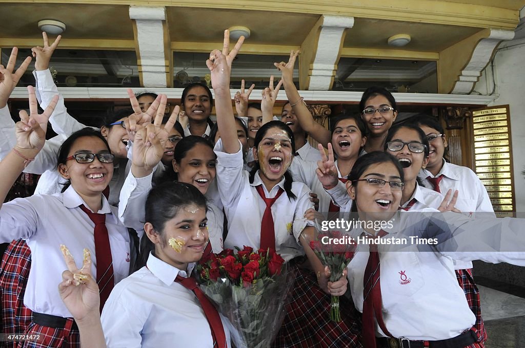 2015 CBSE Class 12 Examination Results Declared, Delhi Girl Tops