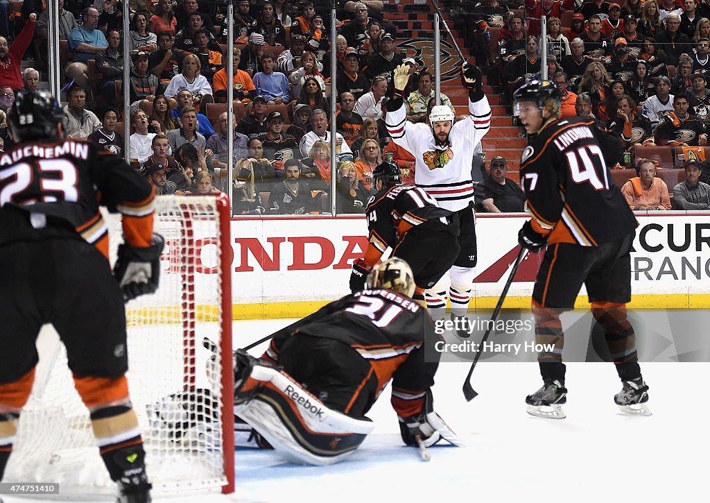 Chicago Blackhawks v Anaheim Ducks - Game Five