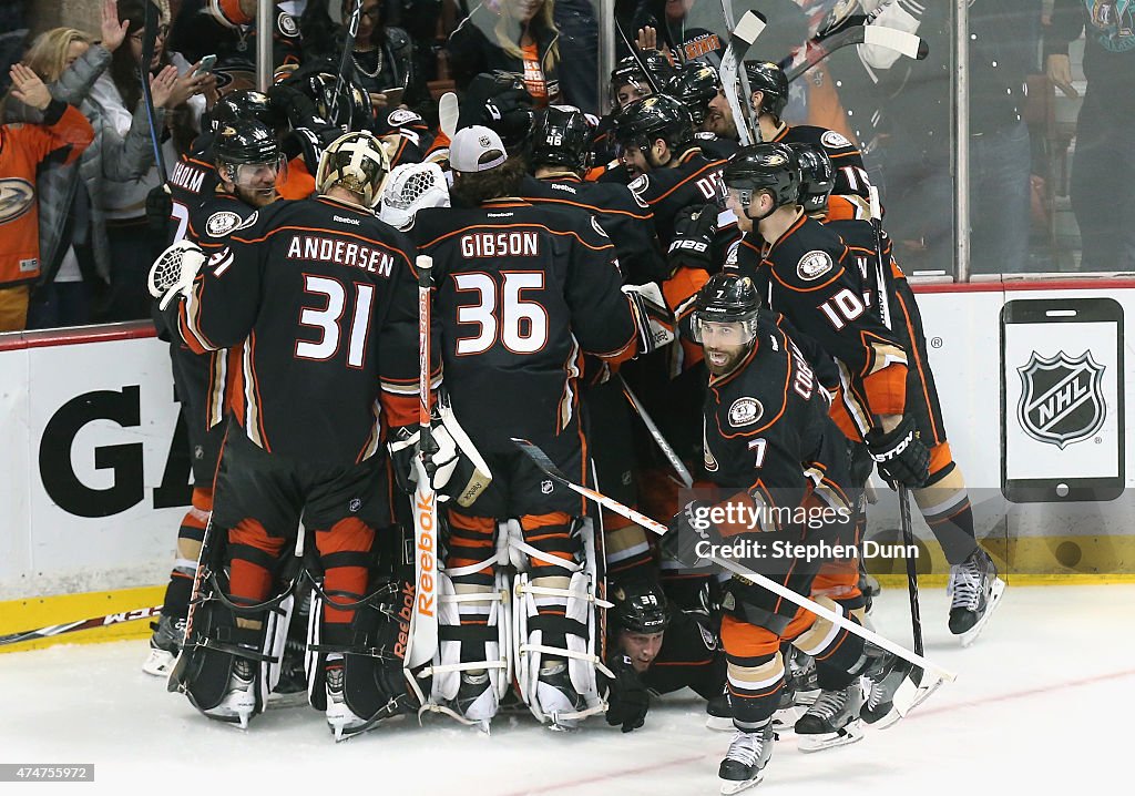 Chicago Blackhawks v Anaheim Ducks - Game Five